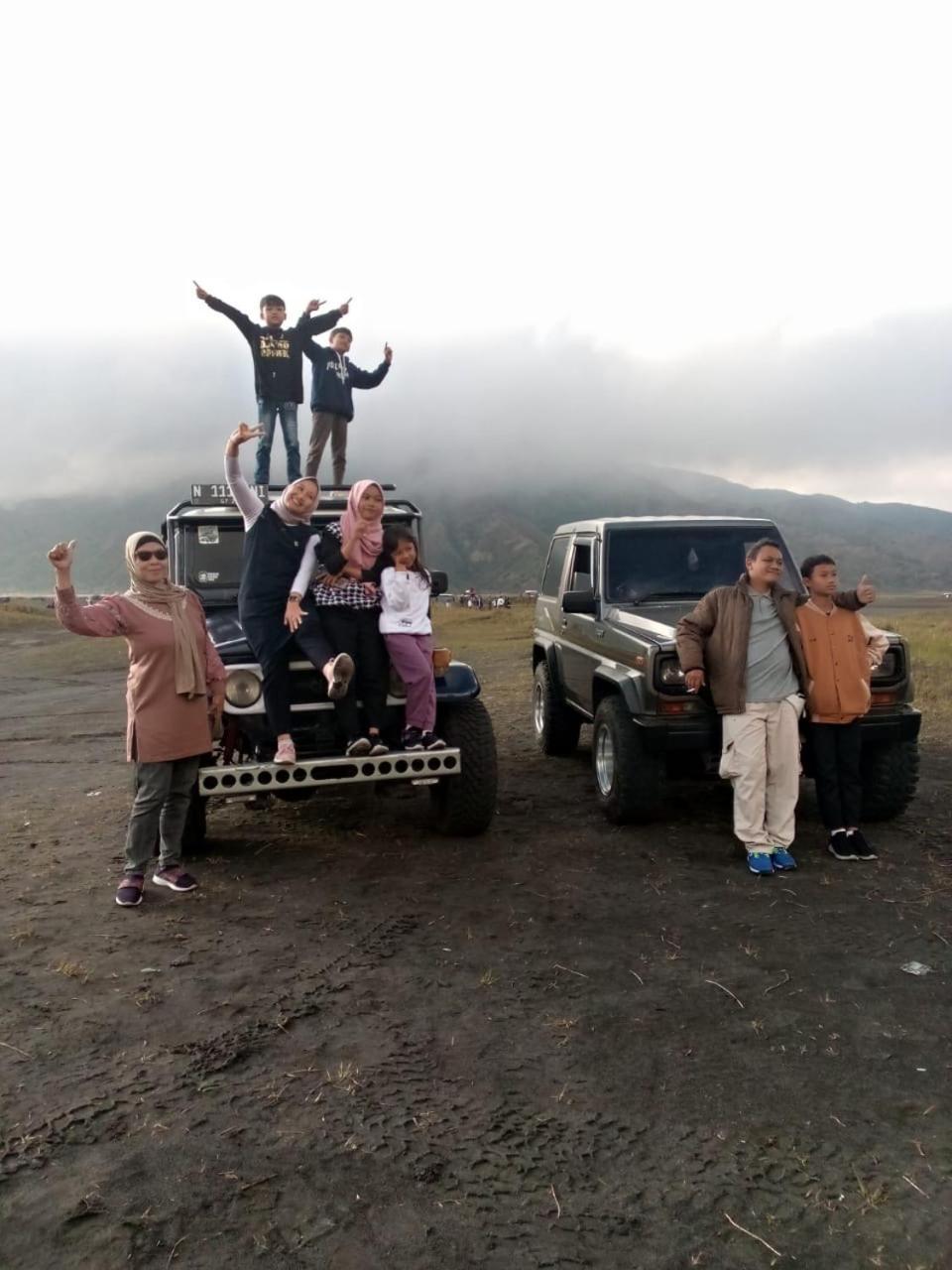 Aaa, Fan Family, Aesthetic Bromo, Managed By Triple A Tour, Additional Bromo Jeep Tour Sunrise And Airport Shuttle Ngadisari ภายนอก รูปภาพ